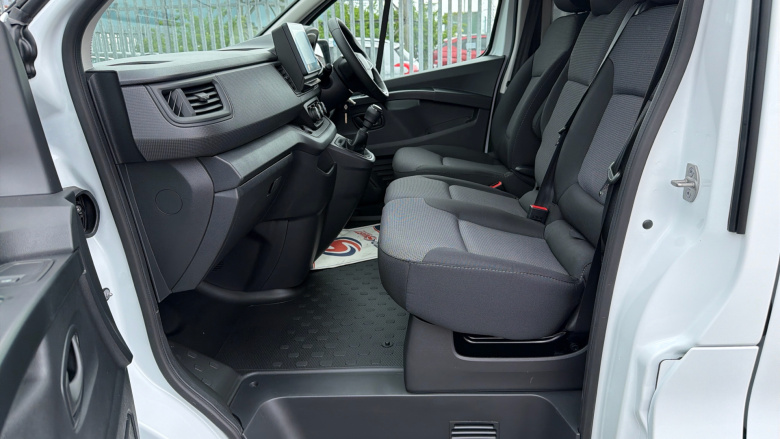 Renault Trafic Swb Diesel SL30 Blue dCi 130 Advance [Safety] Van